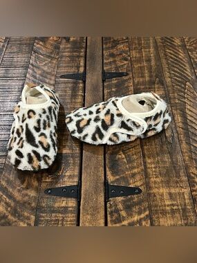 7/8 Chic Animal Print slippers